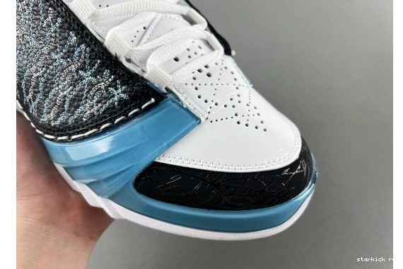 318376-041  318376-041 23  UNC Jordan 1129